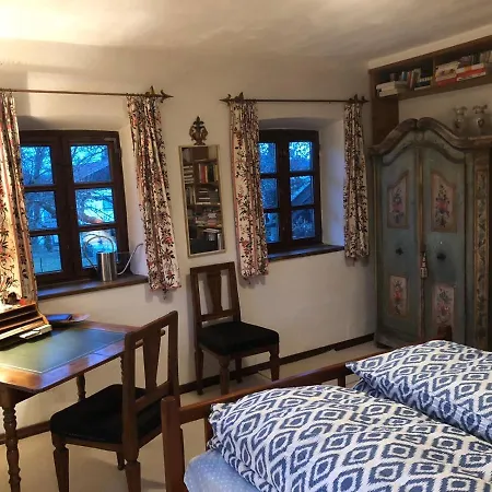 Bauernhaus Mit Garten